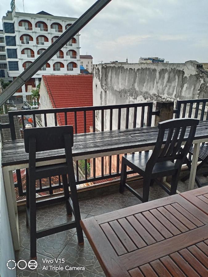 Losmen Fadel Malioboro Jogja Jogjacarta Exterior foto