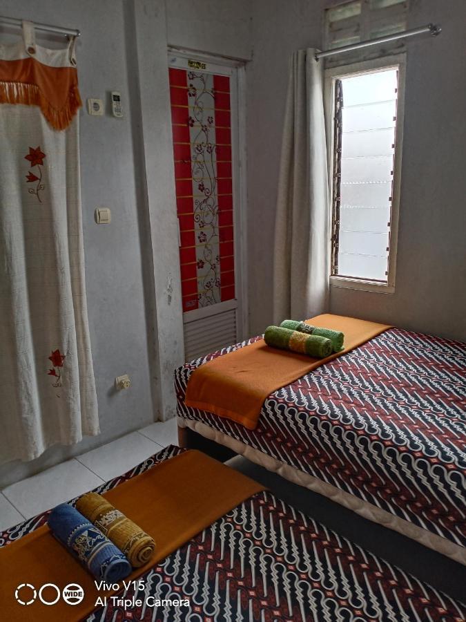 Losmen Fadel Malioboro Jogja Jogjacarta Exterior foto