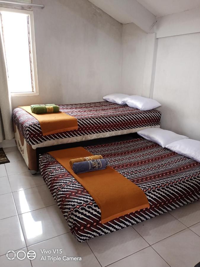 Losmen Fadel Malioboro Jogja Jogjacarta Exterior foto