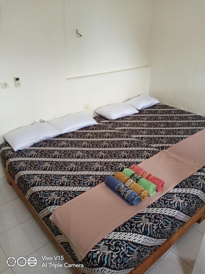 Losmen Fadel Malioboro Jogja Jogjacarta Exterior foto
