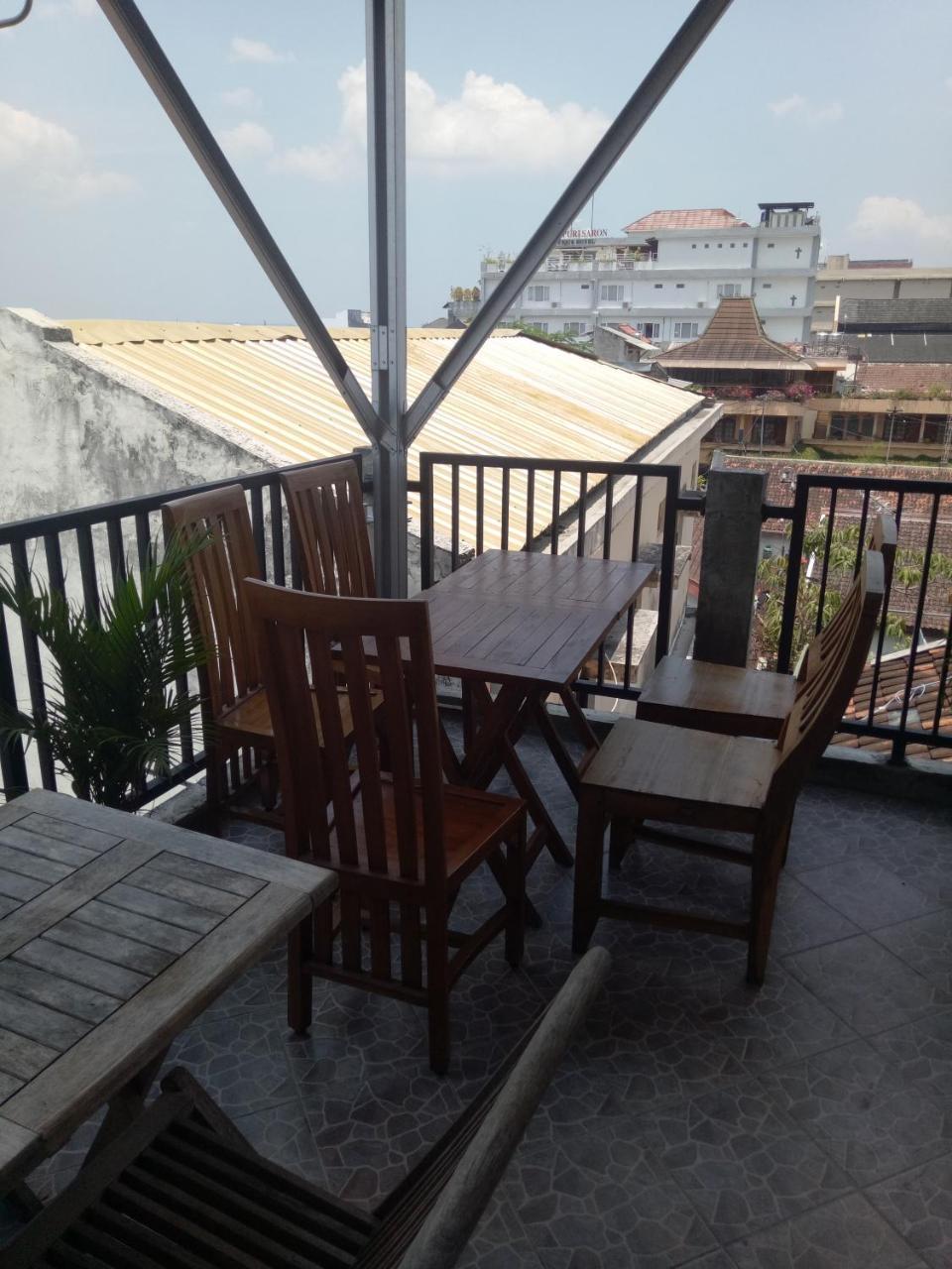 Losmen Fadel Malioboro Jogja Jogjacarta Exterior foto
