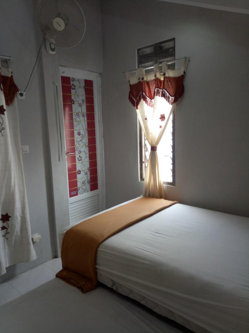 Losmen Fadel Malioboro Jogja Jogjacarta Exterior foto