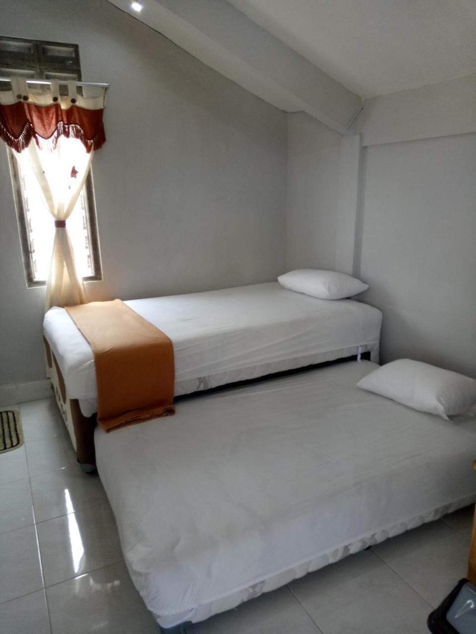 Losmen Fadel Malioboro Jogja Jogjacarta Exterior foto