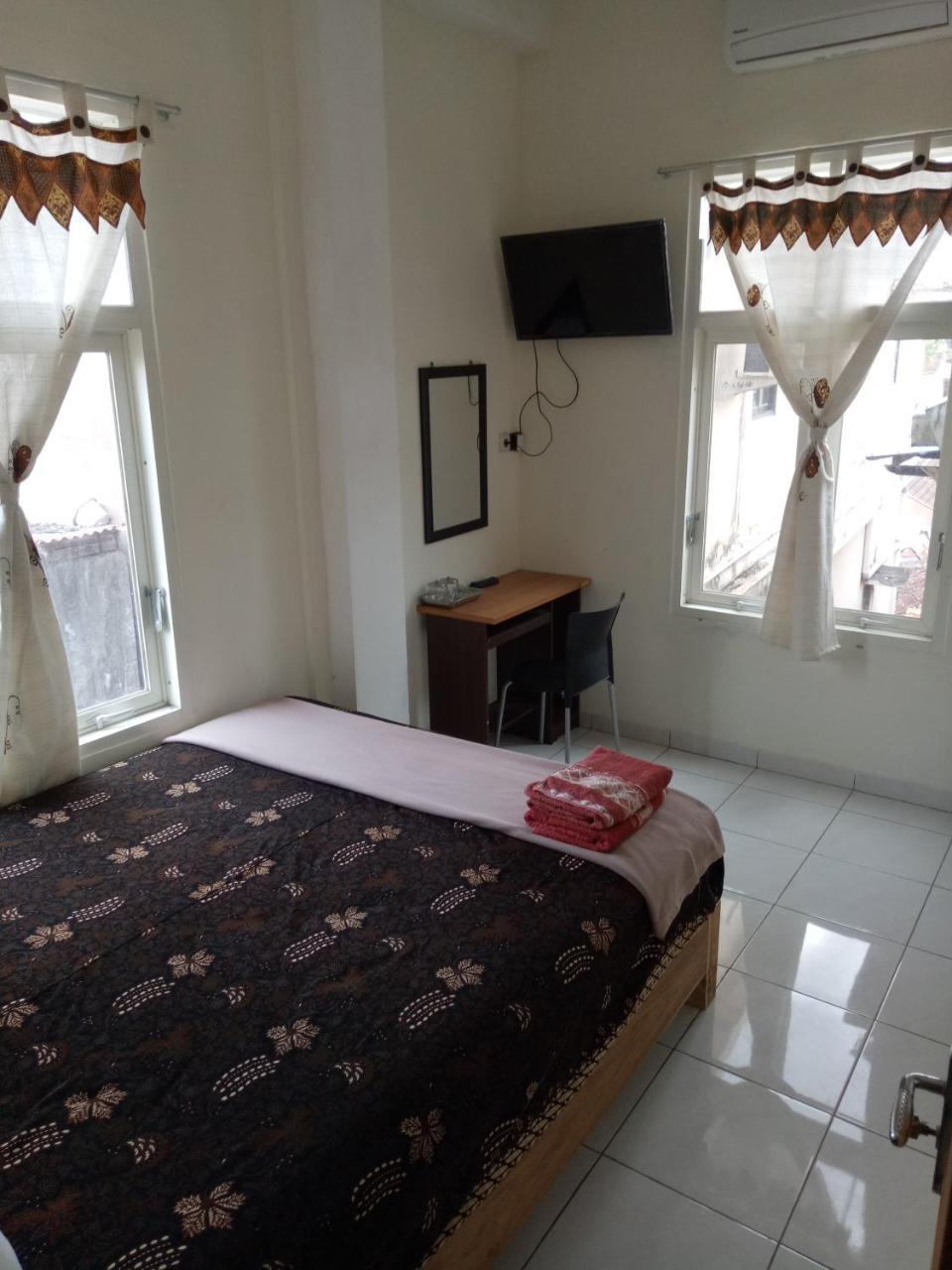 Losmen Fadel Malioboro Jogja Jogjacarta Exterior foto